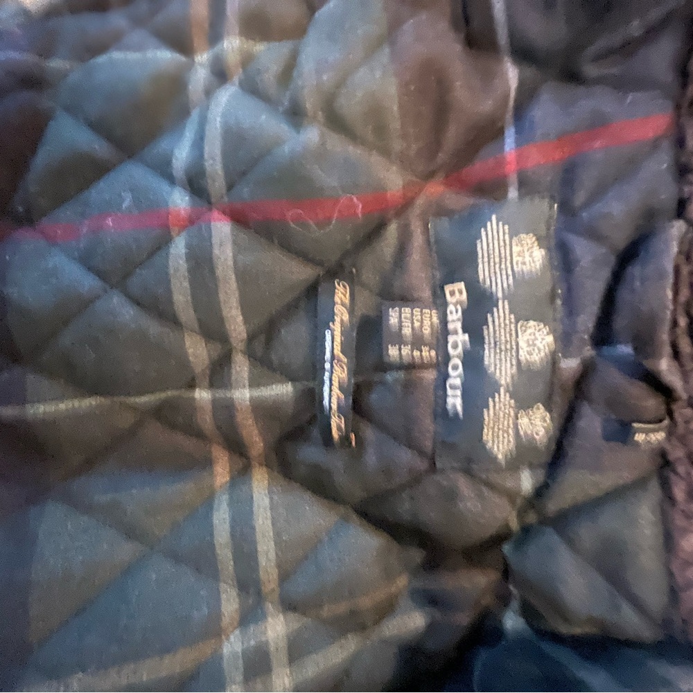 Waxed women’s Barbour winter jacket with fur hood - Picture 5 of 5